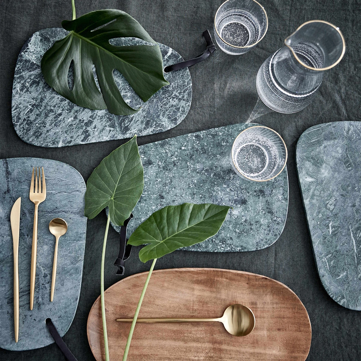 MARBLE Schneidebrett Organisch Marmor L 30 X B 20cm 2 MARBLE Schneidebrett Organisch Marmor L 30 X B 20cm – Bild 2